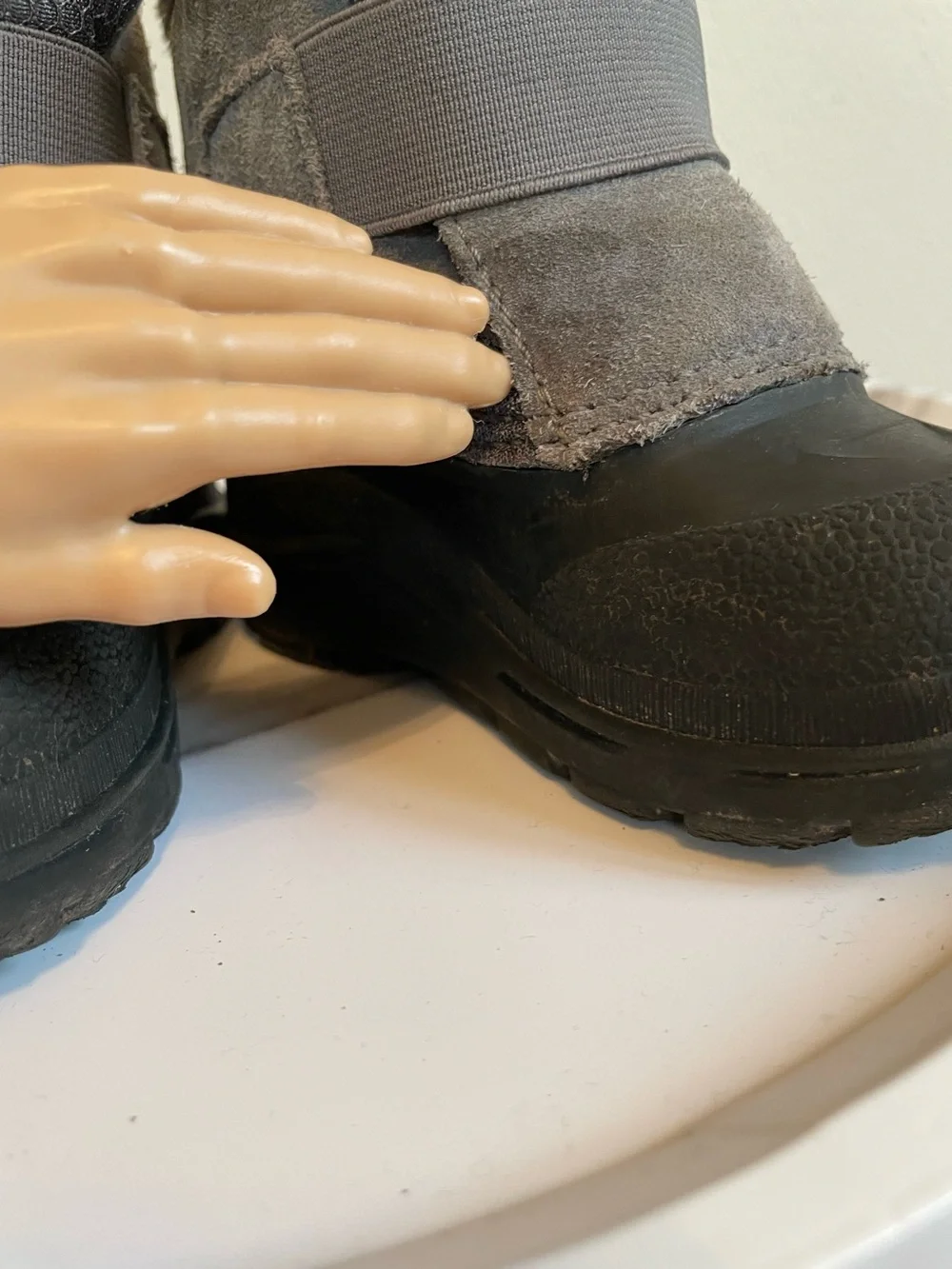 The North Face Toddler Alpenglow Il boots gray Insulated Waterproof Snow Boots 6